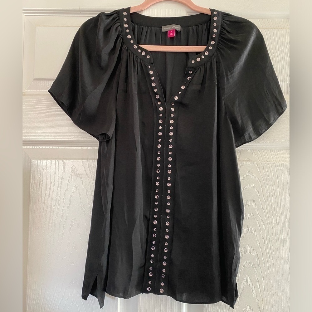 Vince‎ Camuto Stud Trimmed Hammered Satin Blouse Size Small